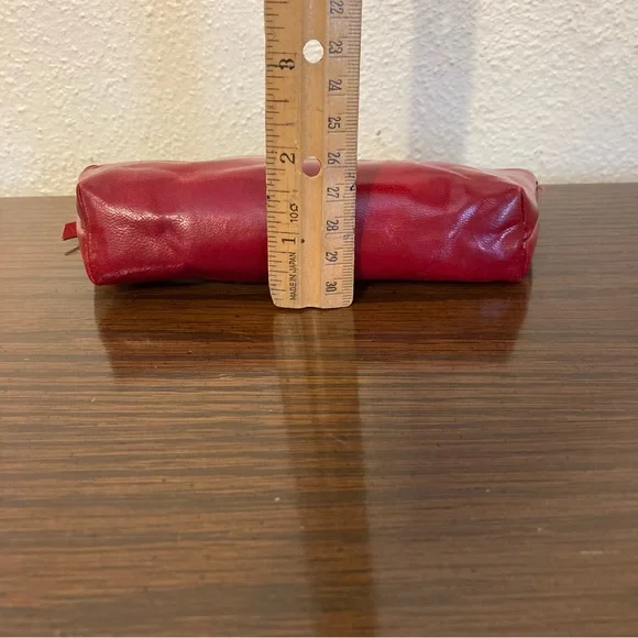 Unbranded All Leather Tapered (7”-5.5”) with Zipper Makeup Bag - Picture 5 of 11